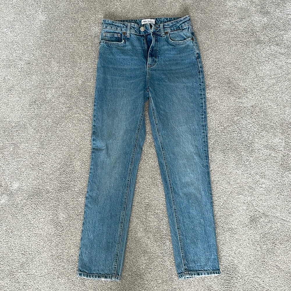 Zara brand new straight leg blue jeans